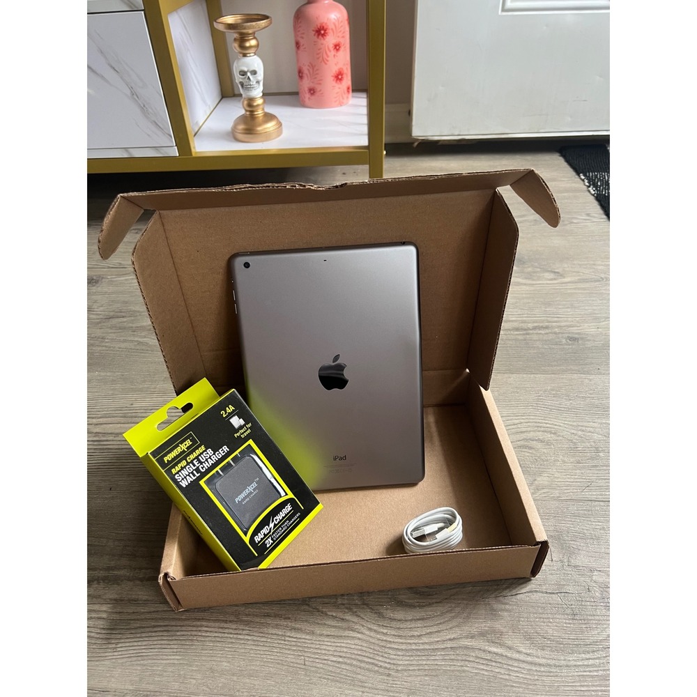 Apple IPad Air A1474 16GB WiFi 9.7" Gray